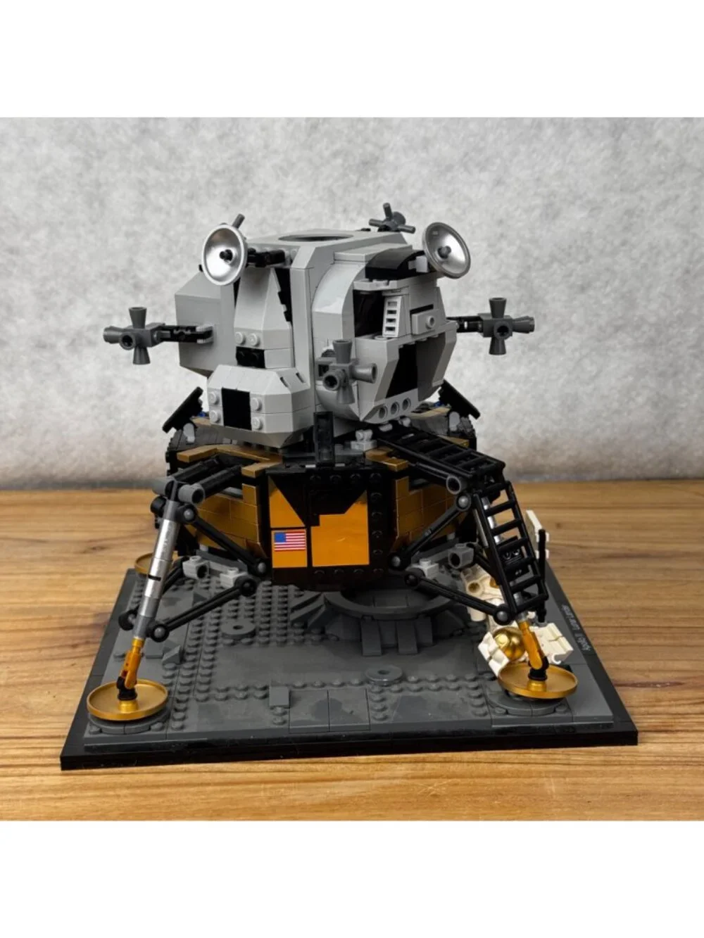 Lego NASA Apollo 11 Lunar Lander 10266 100% Complete No Box Instruction